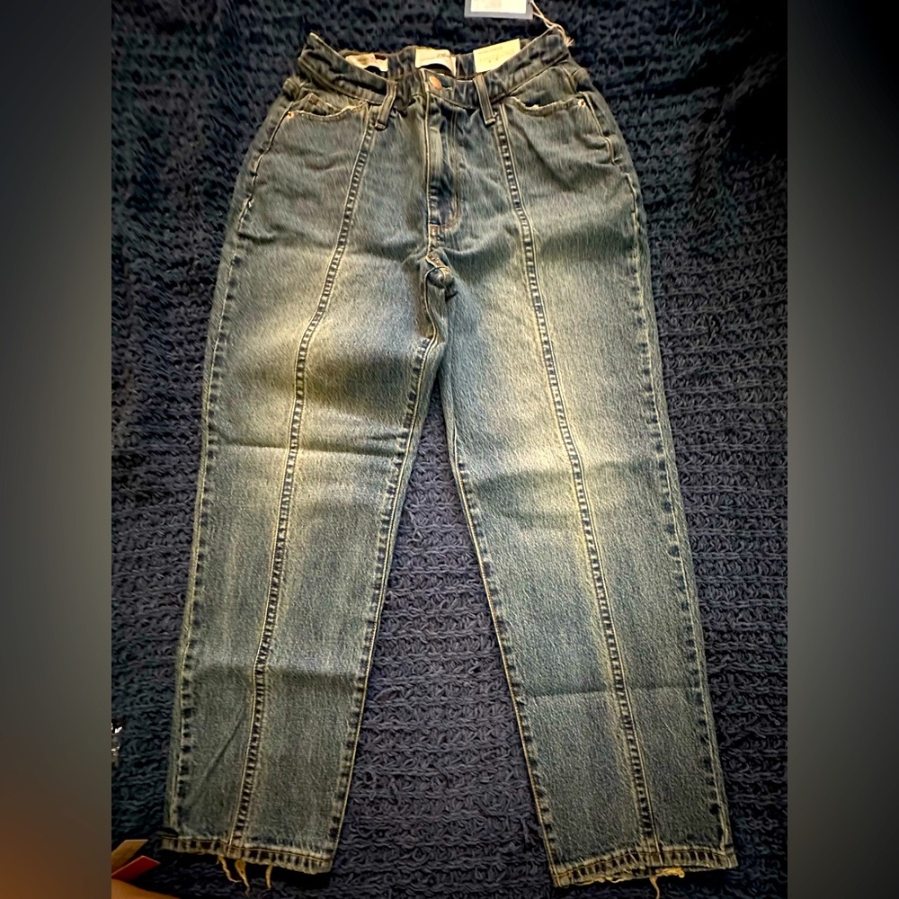 Universal Thread Jeans
